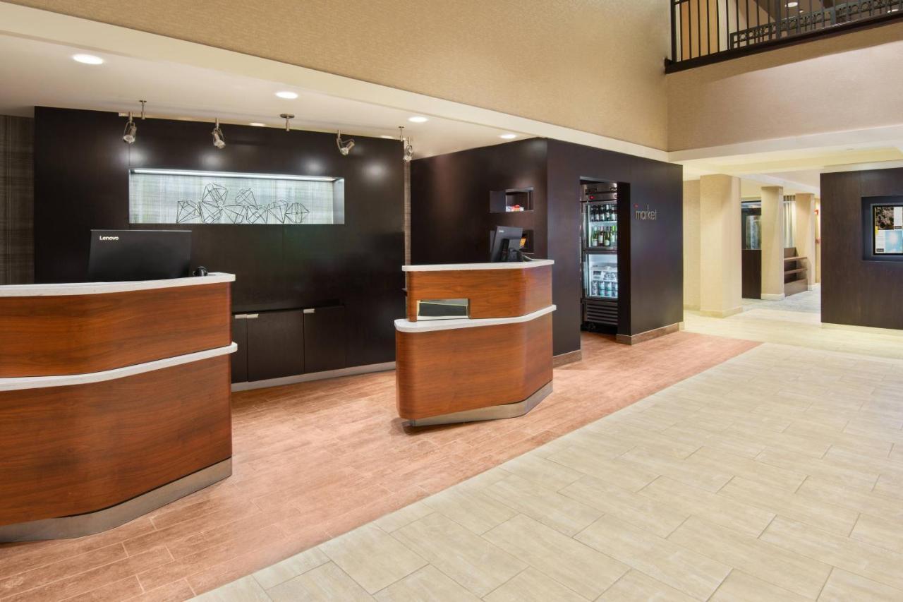 Courtyard By Marriott Springfield Airport Hotel Buitenkant foto