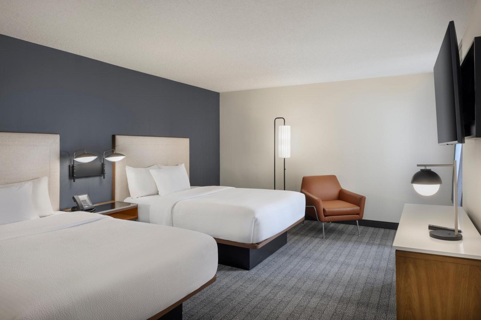 Courtyard By Marriott Springfield Airport Hotel Buitenkant foto