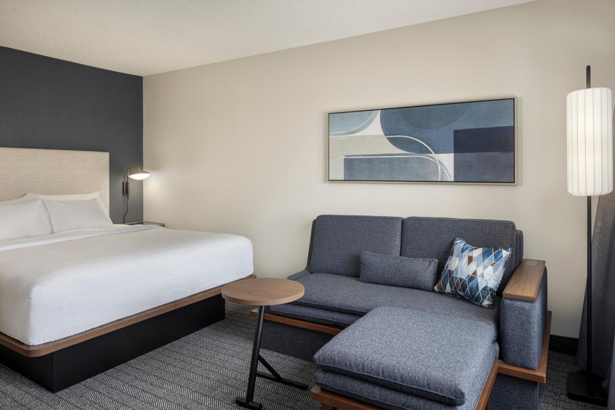 Courtyard By Marriott Springfield Airport Hotel Buitenkant foto