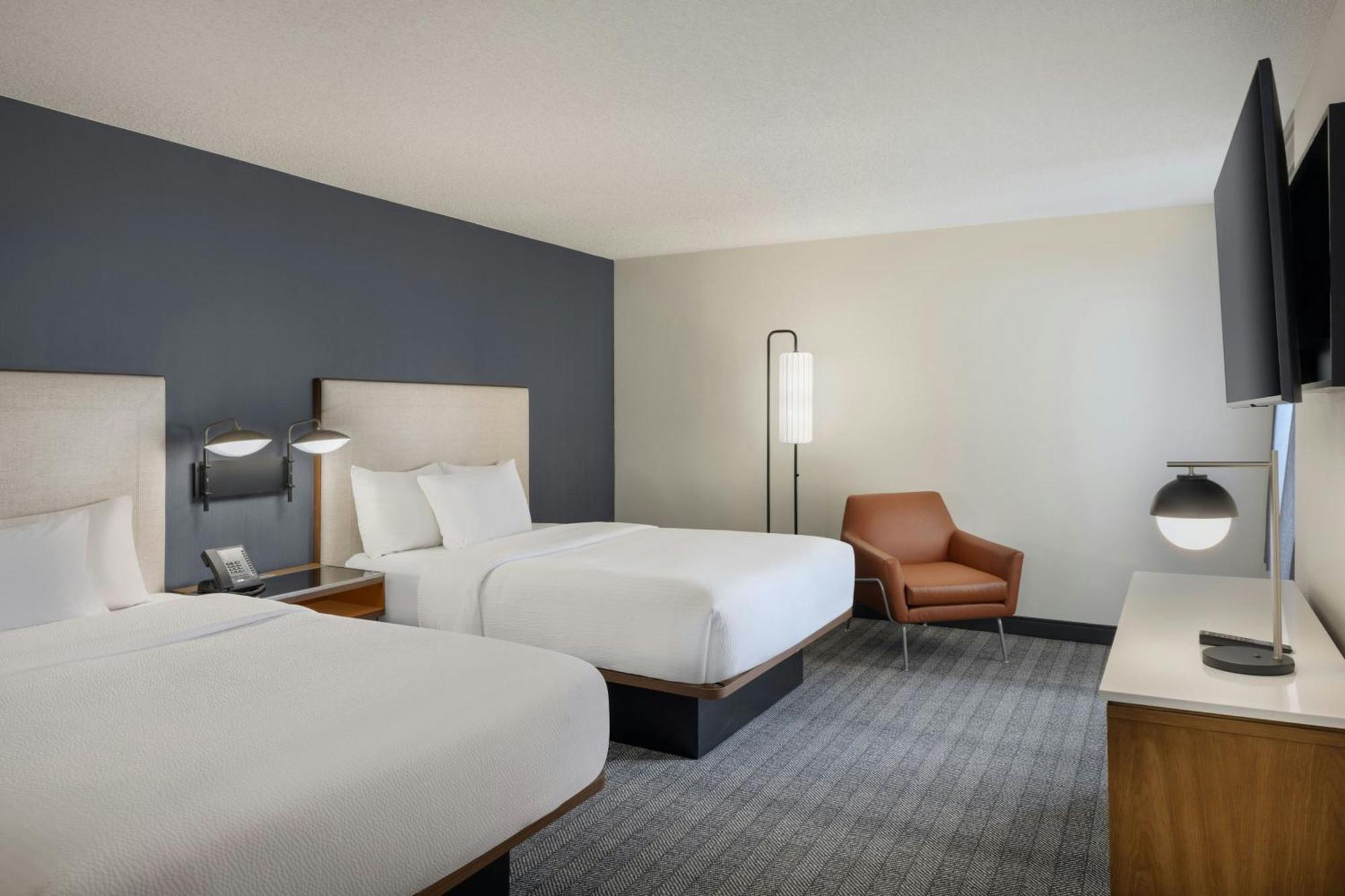 Courtyard By Marriott Springfield Airport Hotel Buitenkant foto