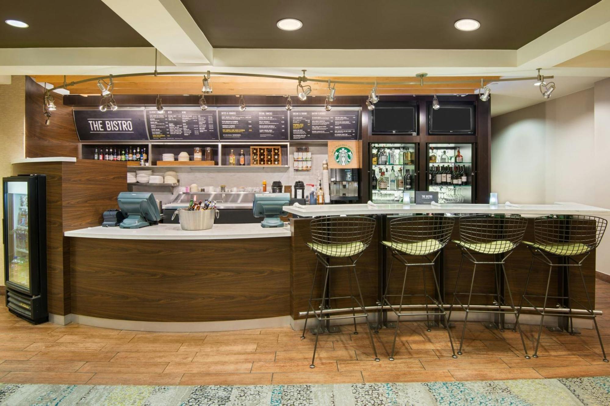 Courtyard By Marriott Springfield Airport Hotel Buitenkant foto