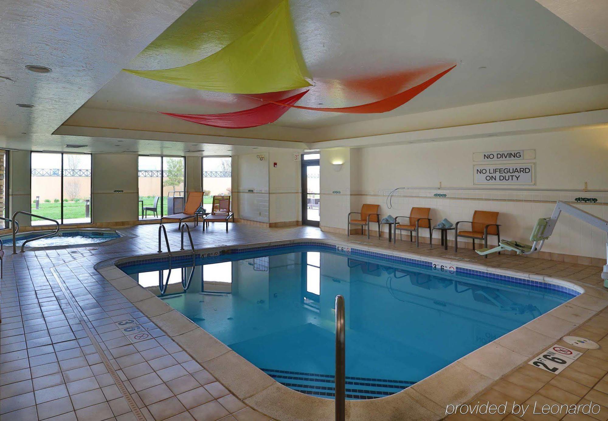 Courtyard By Marriott Springfield Airport Hotel Buitenkant foto